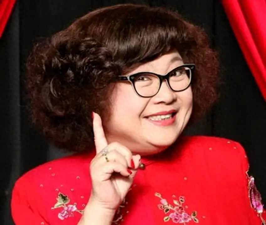 娱乐圈最穷的10位明星，台前风光，幕后生活却令人心酸